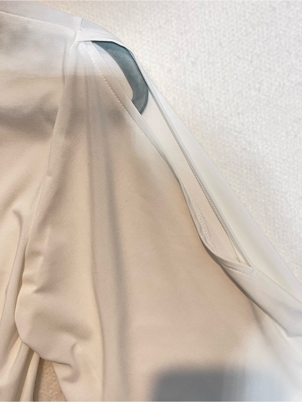 Coco Bianco Cream Wrap-Style Ruched V-Neck Blouse - Picture 4 of 5